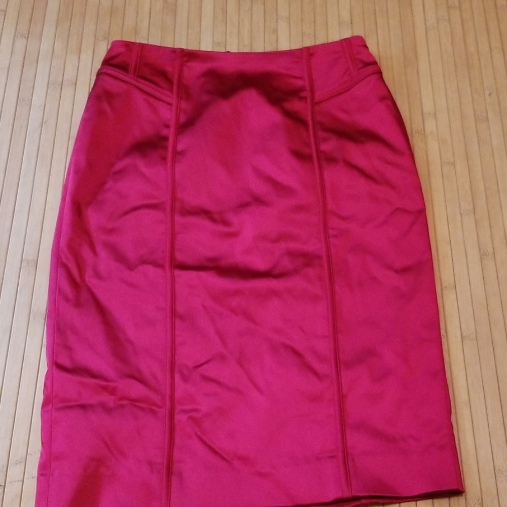 Sateen pencil skirt